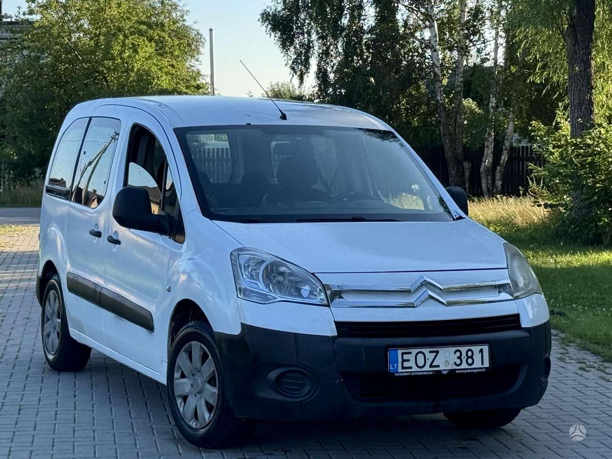 Citroen Berlingo 2011 — interior