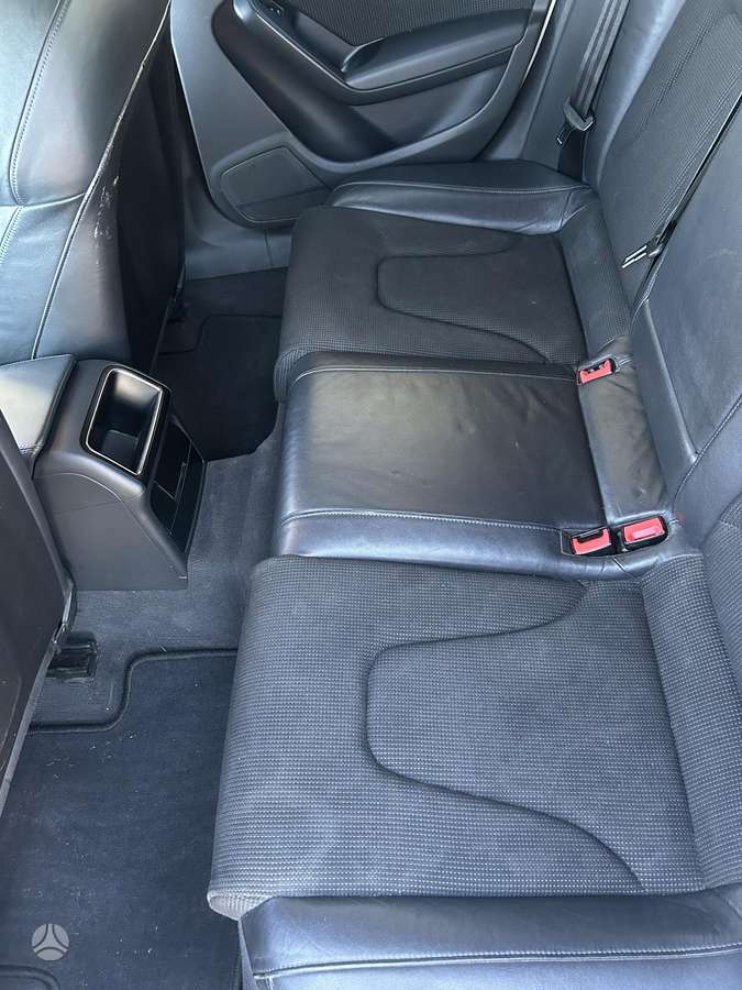 Audi A4 2009 — photo 13