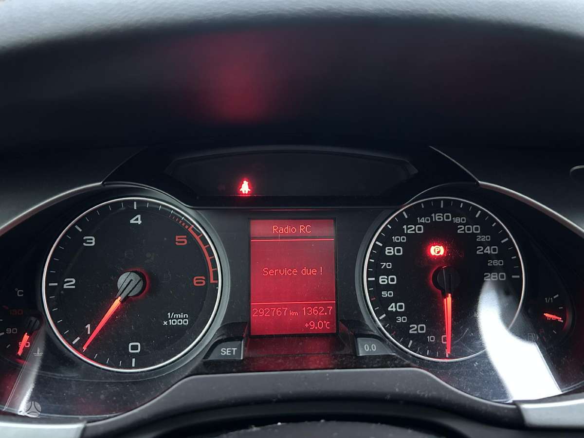 Audi A4 2009 — photo 8