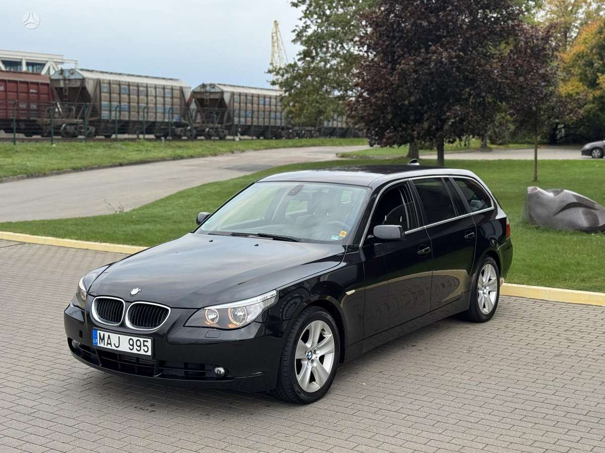 BMW 520 2006 — вигляд ззаду
