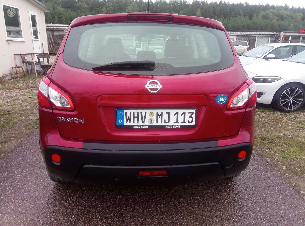 Nissan Qashqai 2010 — engine 1598 cm³, 114 HP (84kW)