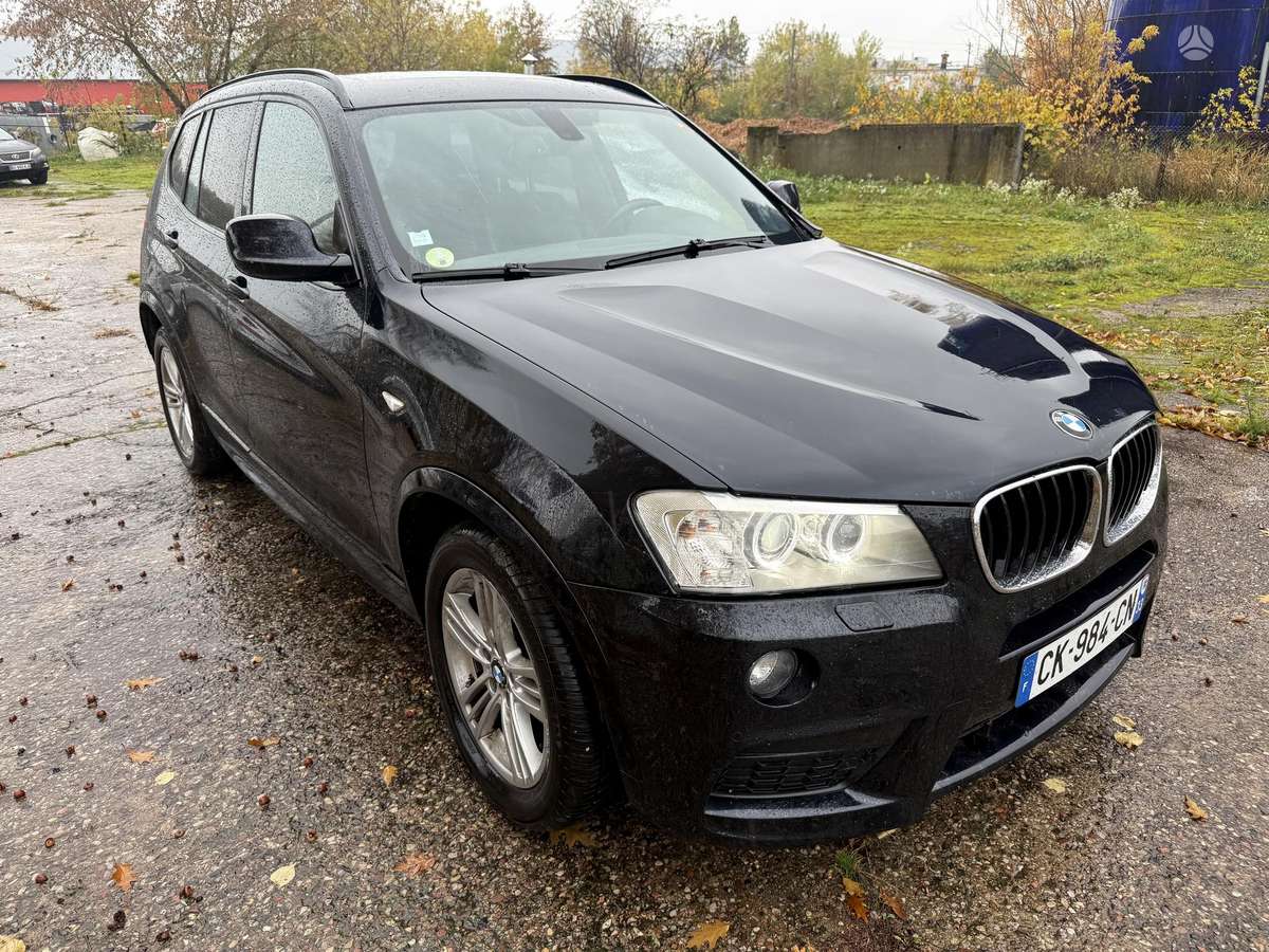 BMW X3 2012 — салон