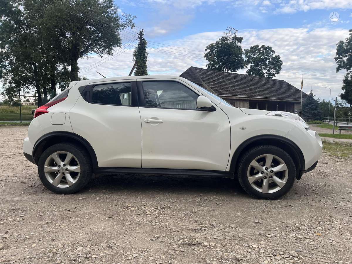 Nissan Juke 2011 — двигун 1461 cm³, 110 HP (81kW)