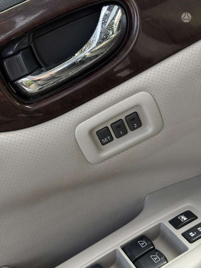 Nissan Quest 2012 — photo 20