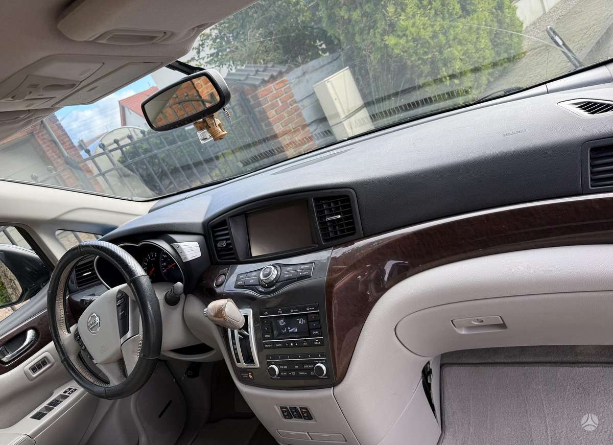Nissan Quest 2012 — photo 27