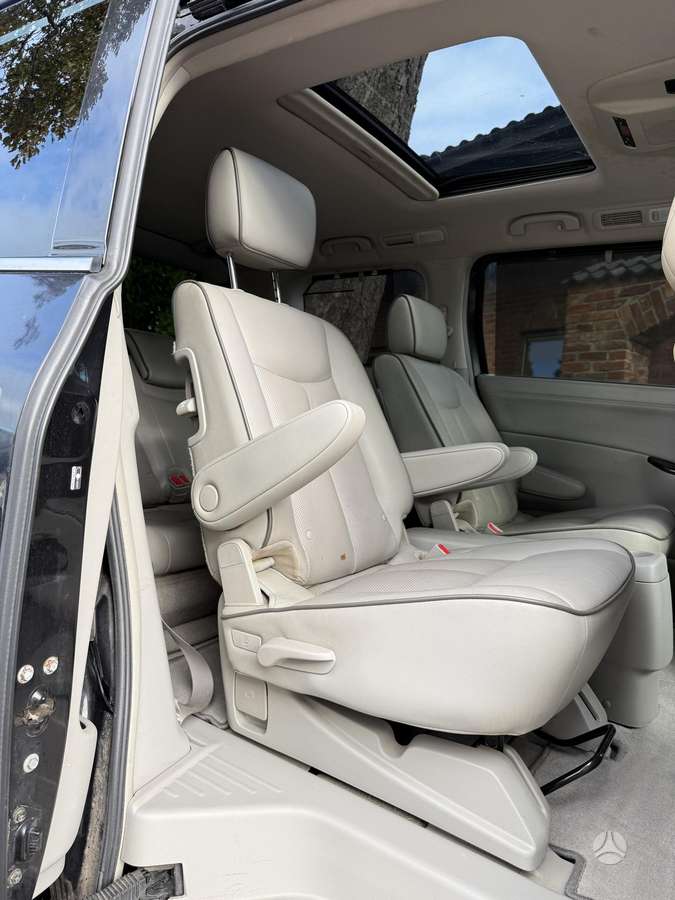 Nissan Quest 2012 — photo 28