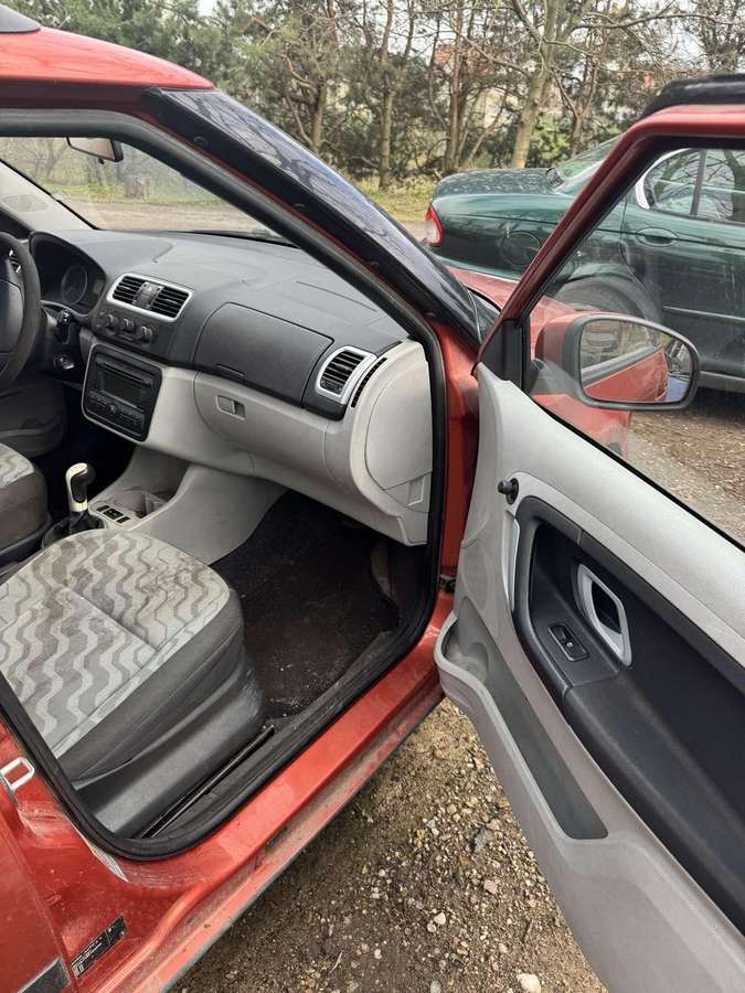 Skoda Fabia 2008 — салон