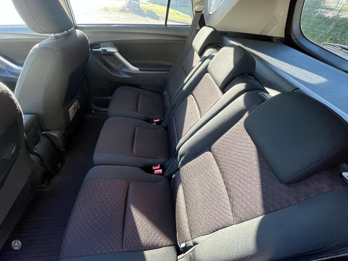 Toyota Verso 2011 — photo 10