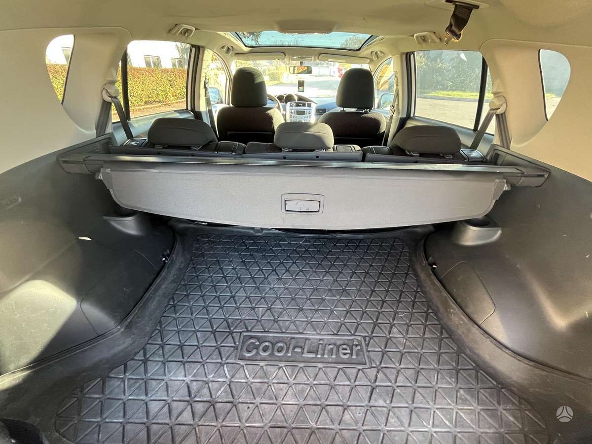Toyota Verso 2011 — photo 11