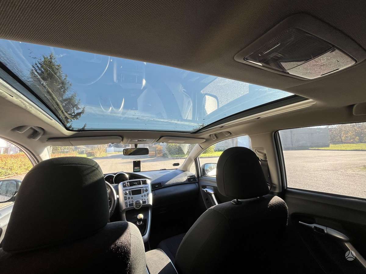 Toyota Verso 2011 — photo 9