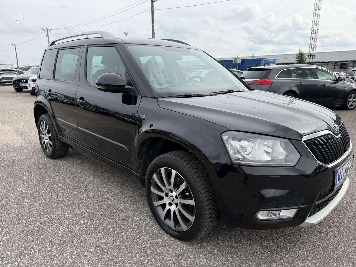 Skoda Yeti 2015 — rear view