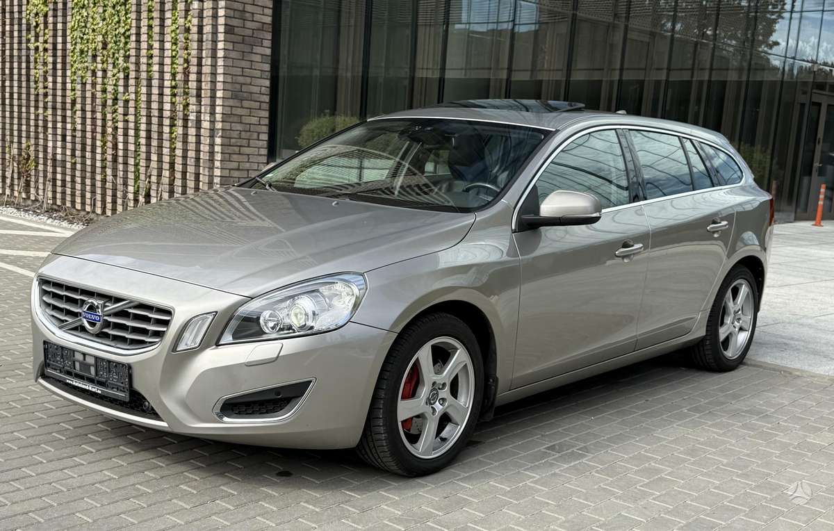 Volvo V60 2011 — photo 15