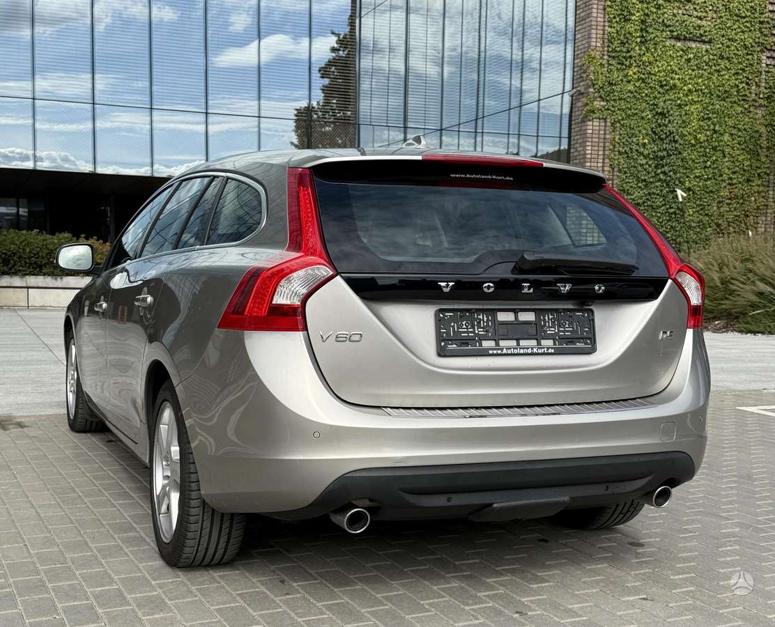 Volvo V60 2011 — photo 20
