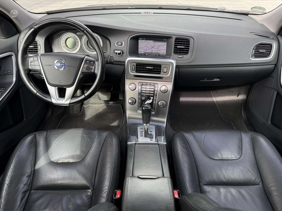 Volvo V60 2011 — photo 29