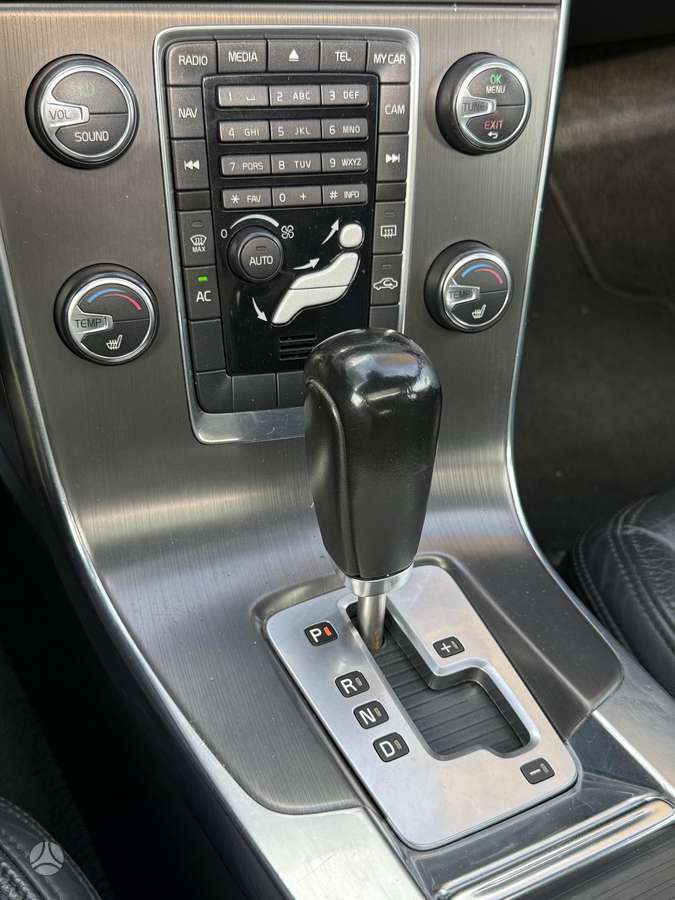 Volvo V60 2011 — photo 39