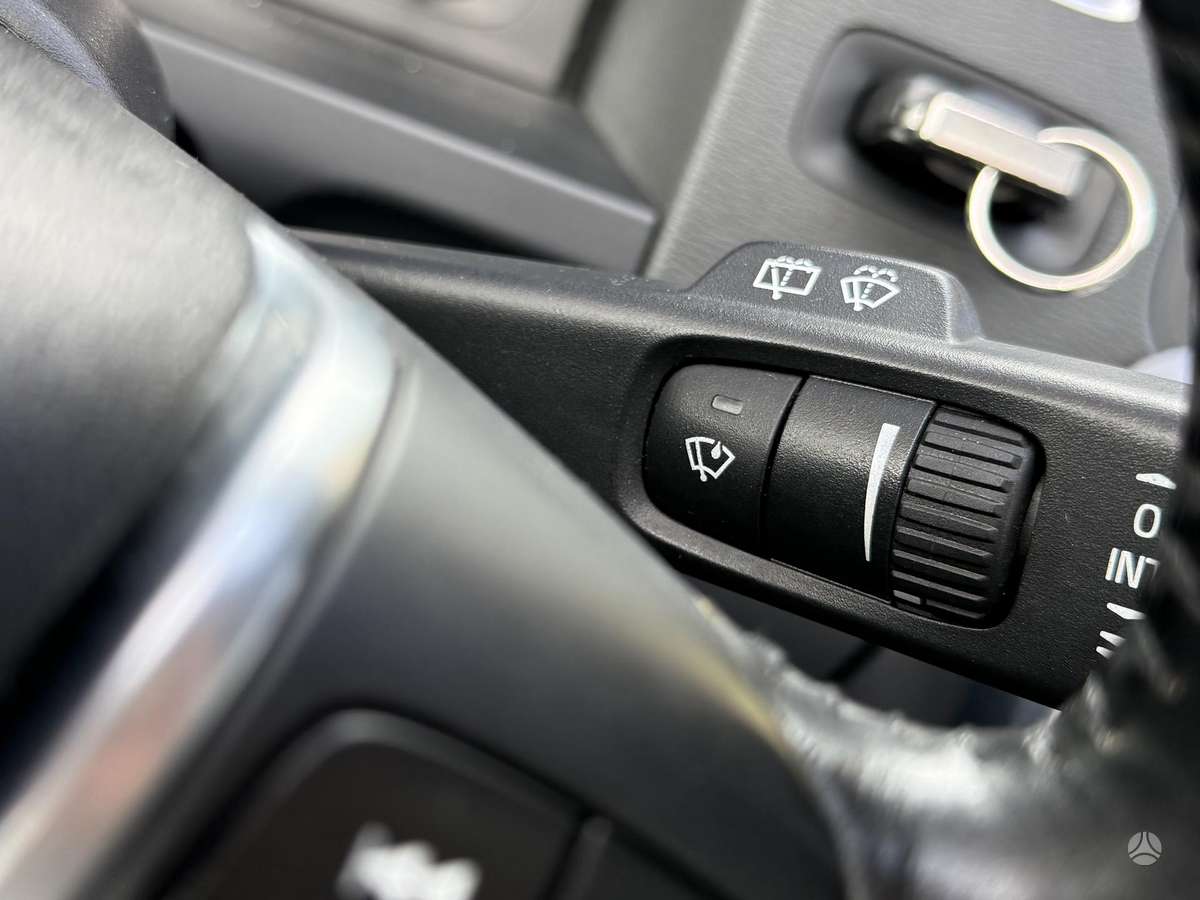 Volvo V60 2011 — photo 43