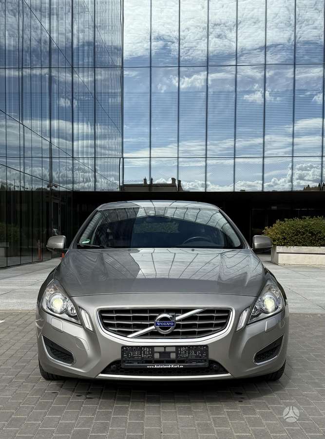 Volvo V60 2011 — photo 7