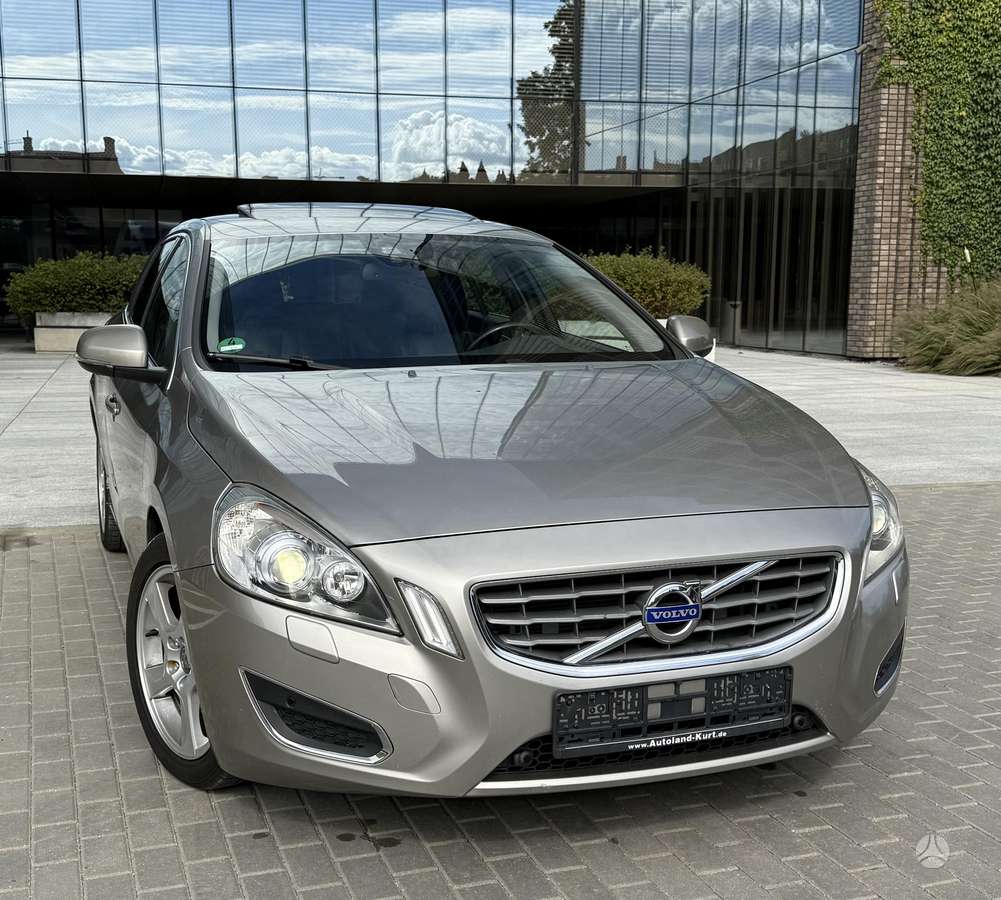 Volvo V60 2011 — photo 8