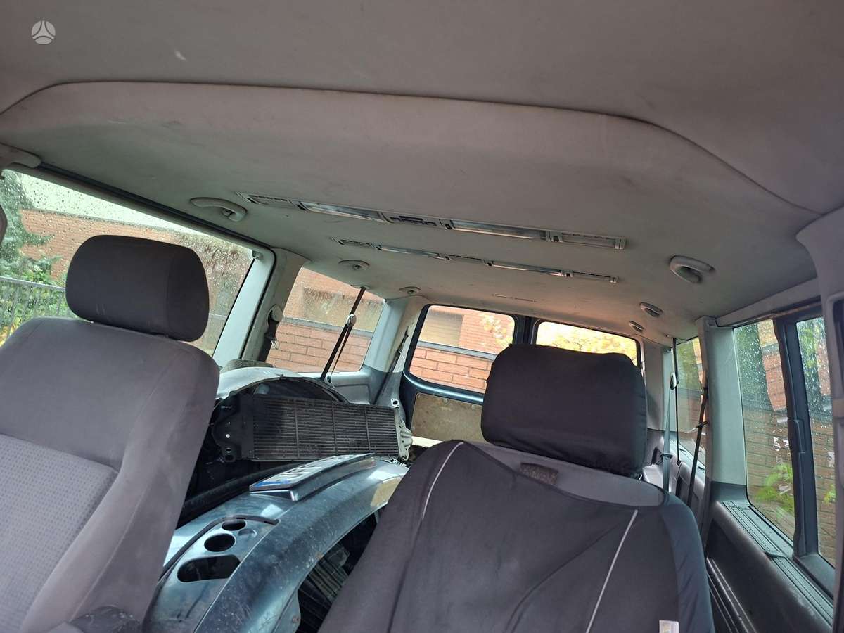 Volkswagen Transporter 2006 — photo 27
