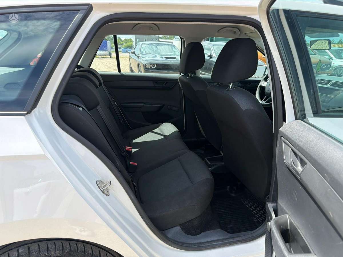 Skoda Fabia 2015 — photo 16