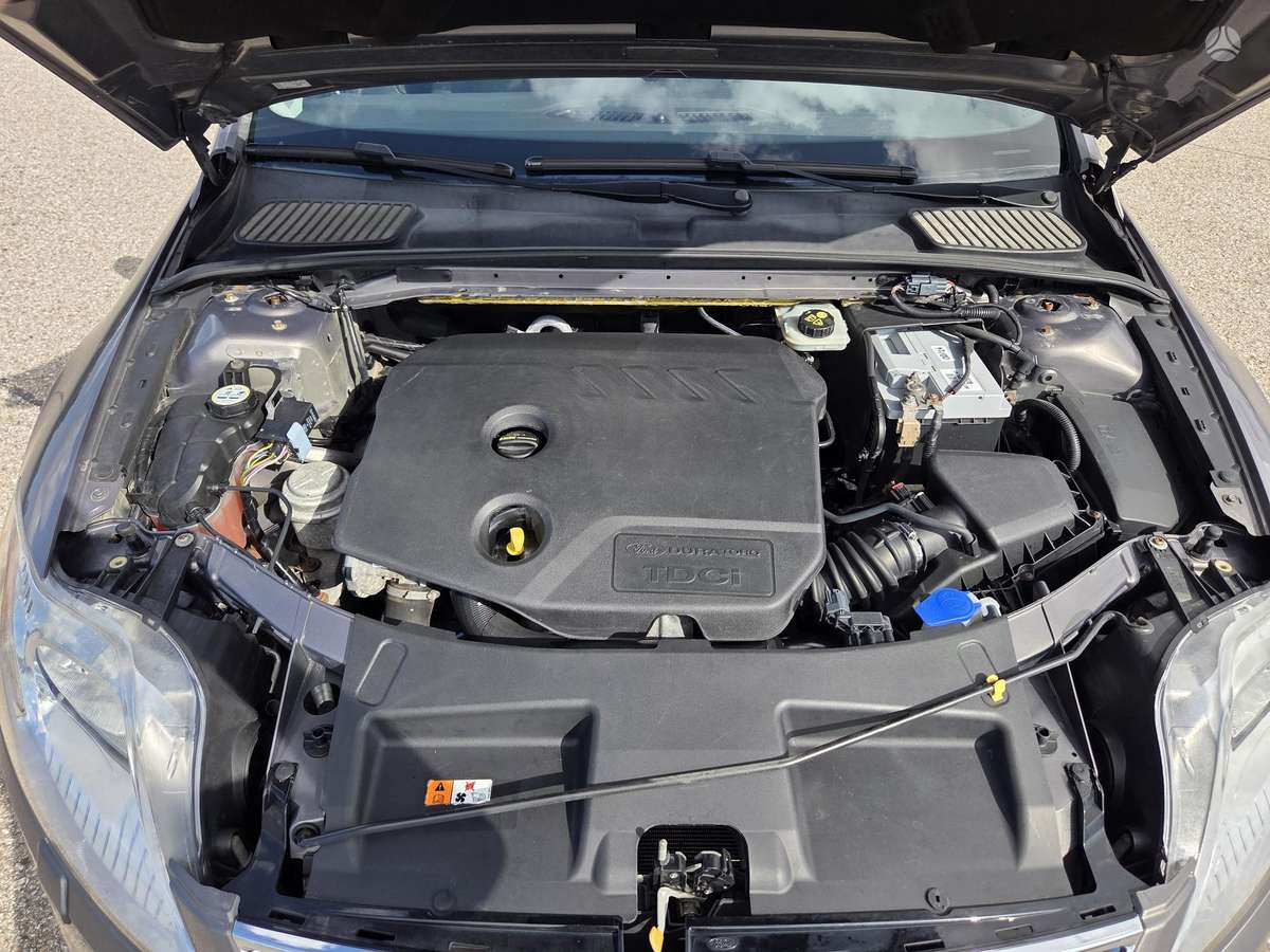 Ford Mondeo 2011 — photo 15