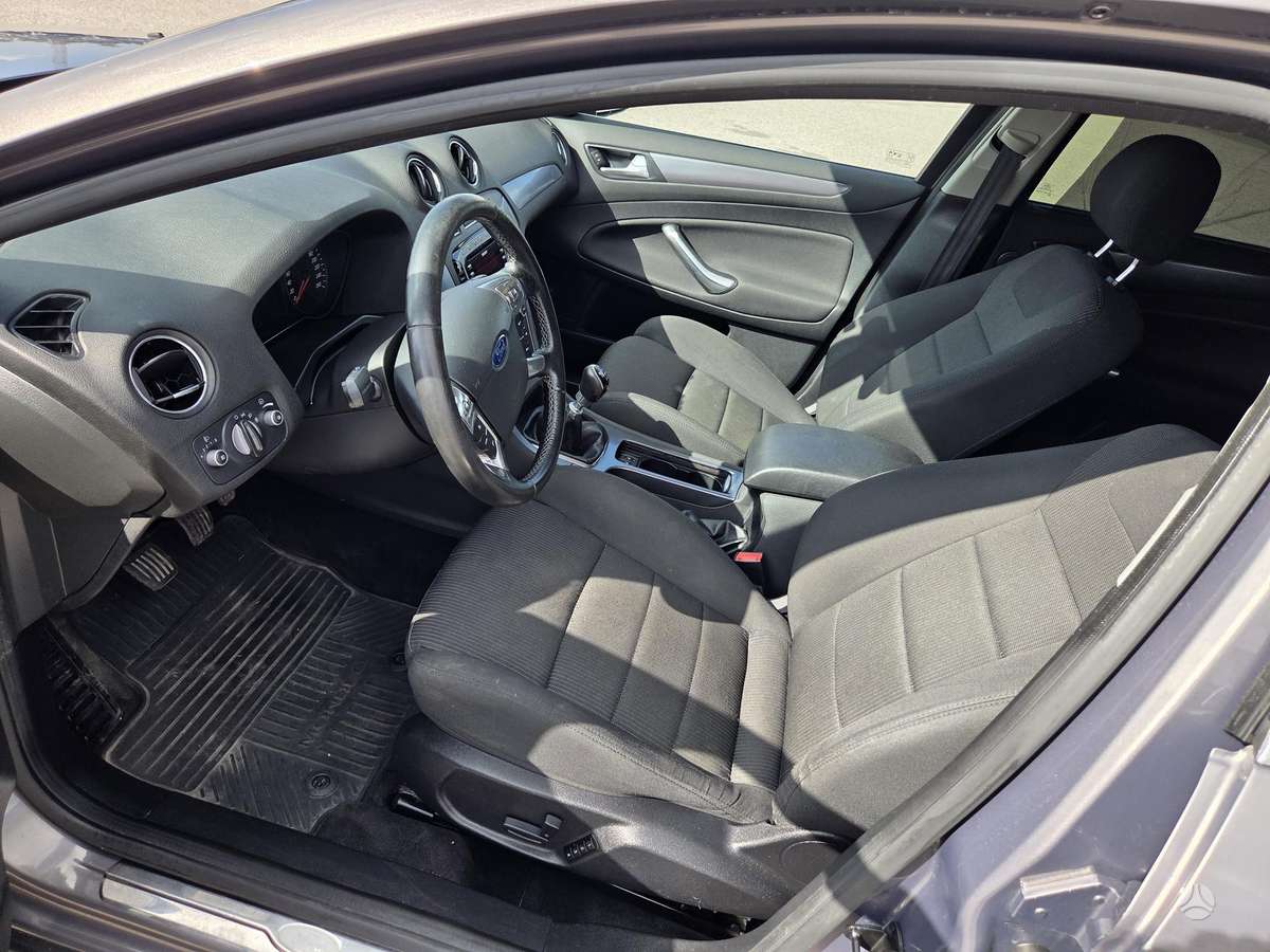 Ford Mondeo 2011 — photo 8