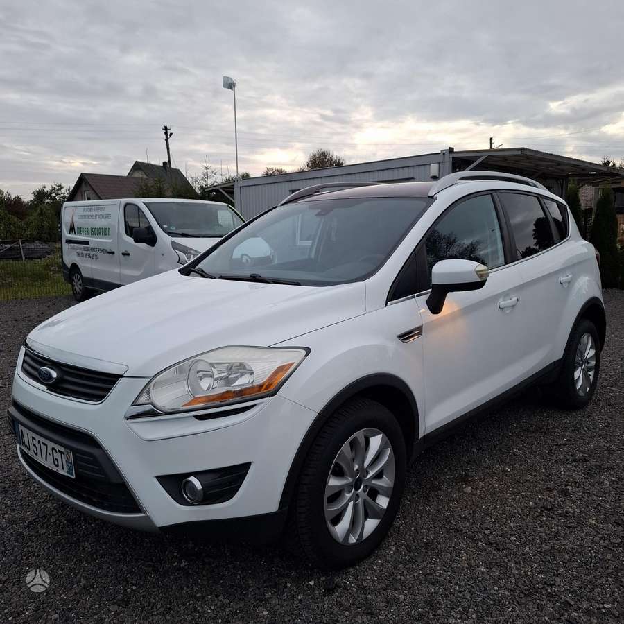 Ford Kuga 2010 — вигляд ззаду