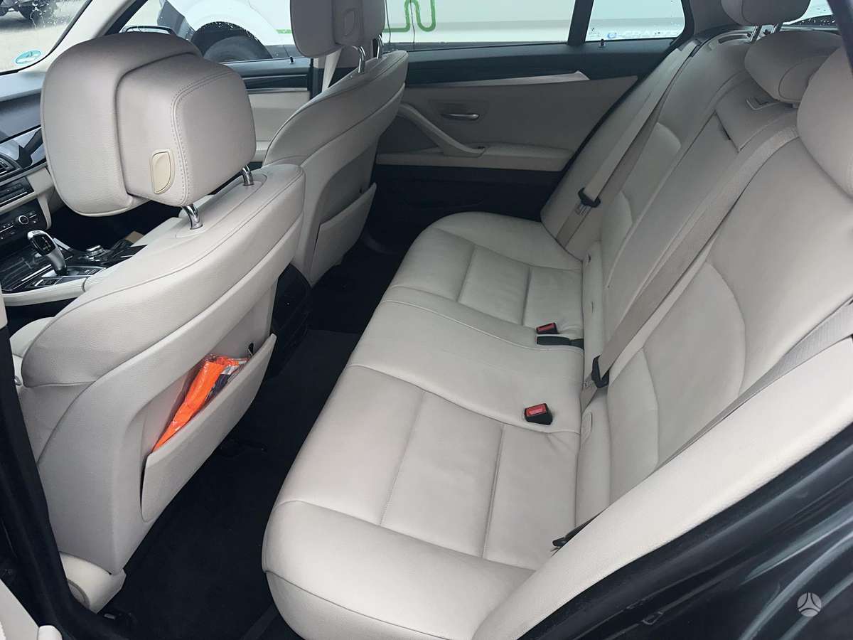 BMW 530 2011 — photo 13