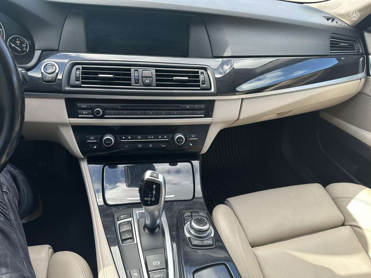 BMW 530 2011 — photo 9