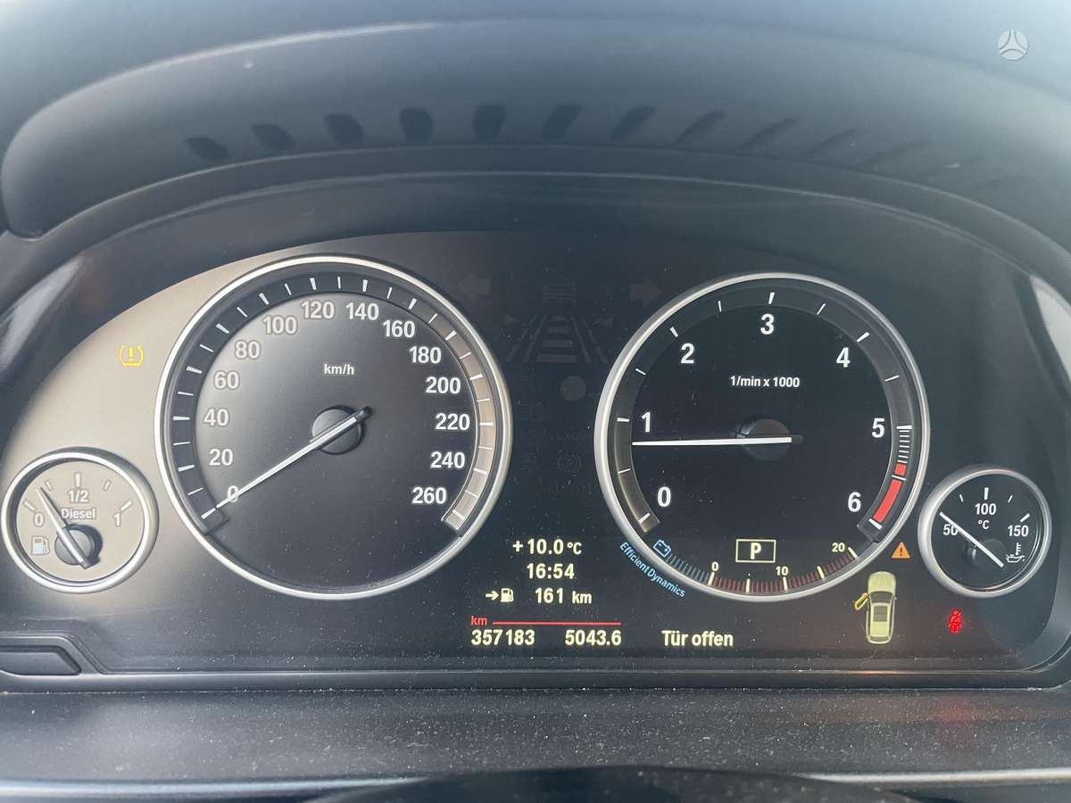 BMW 520 2012 — photo 18
