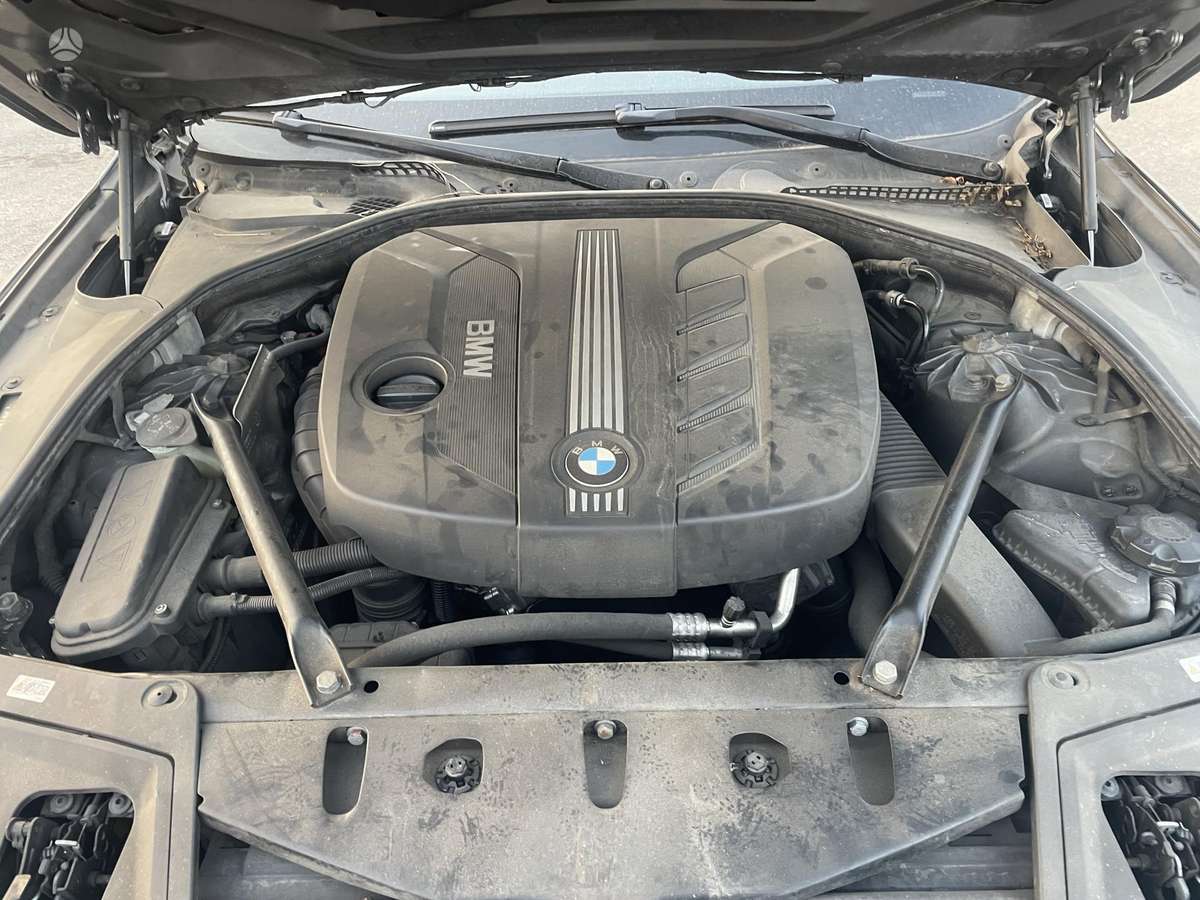 BMW 520 2012 — photo 20
