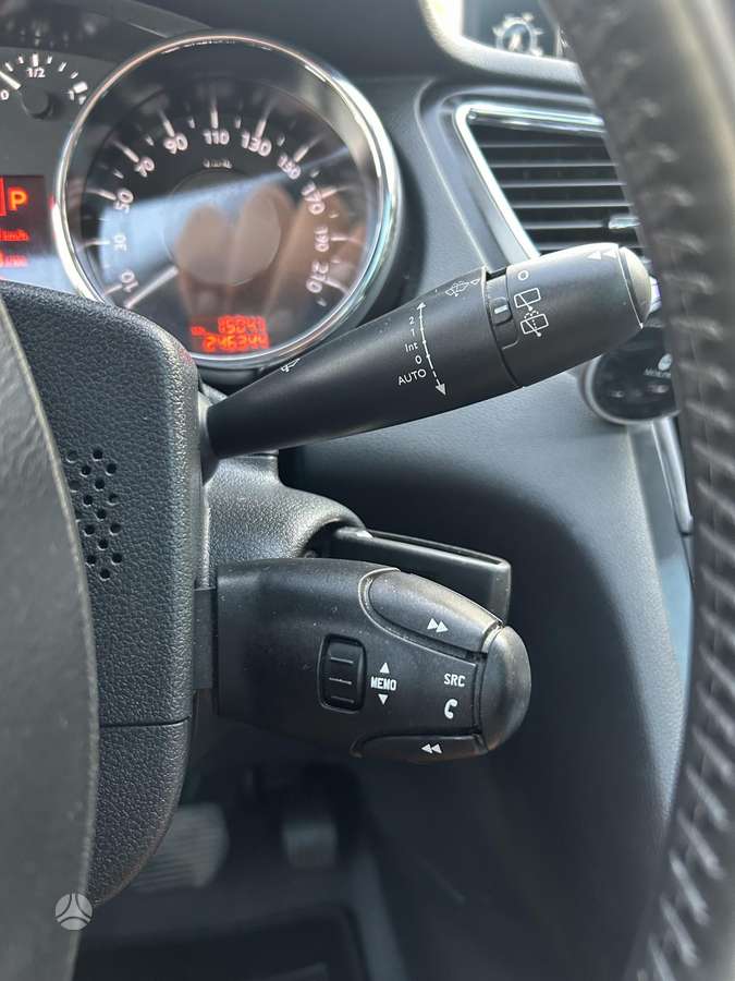 Peugeot 5008 2014 — photo 21