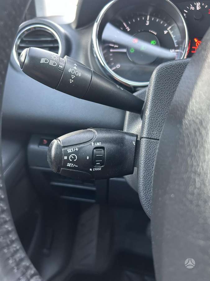 Peugeot 5008 2014 — photo 22