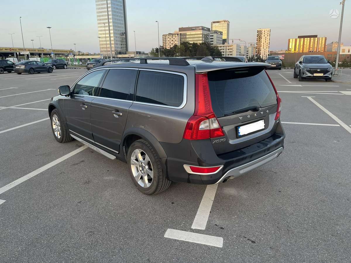 Volvo XC70 2010 — вигляд ззаду