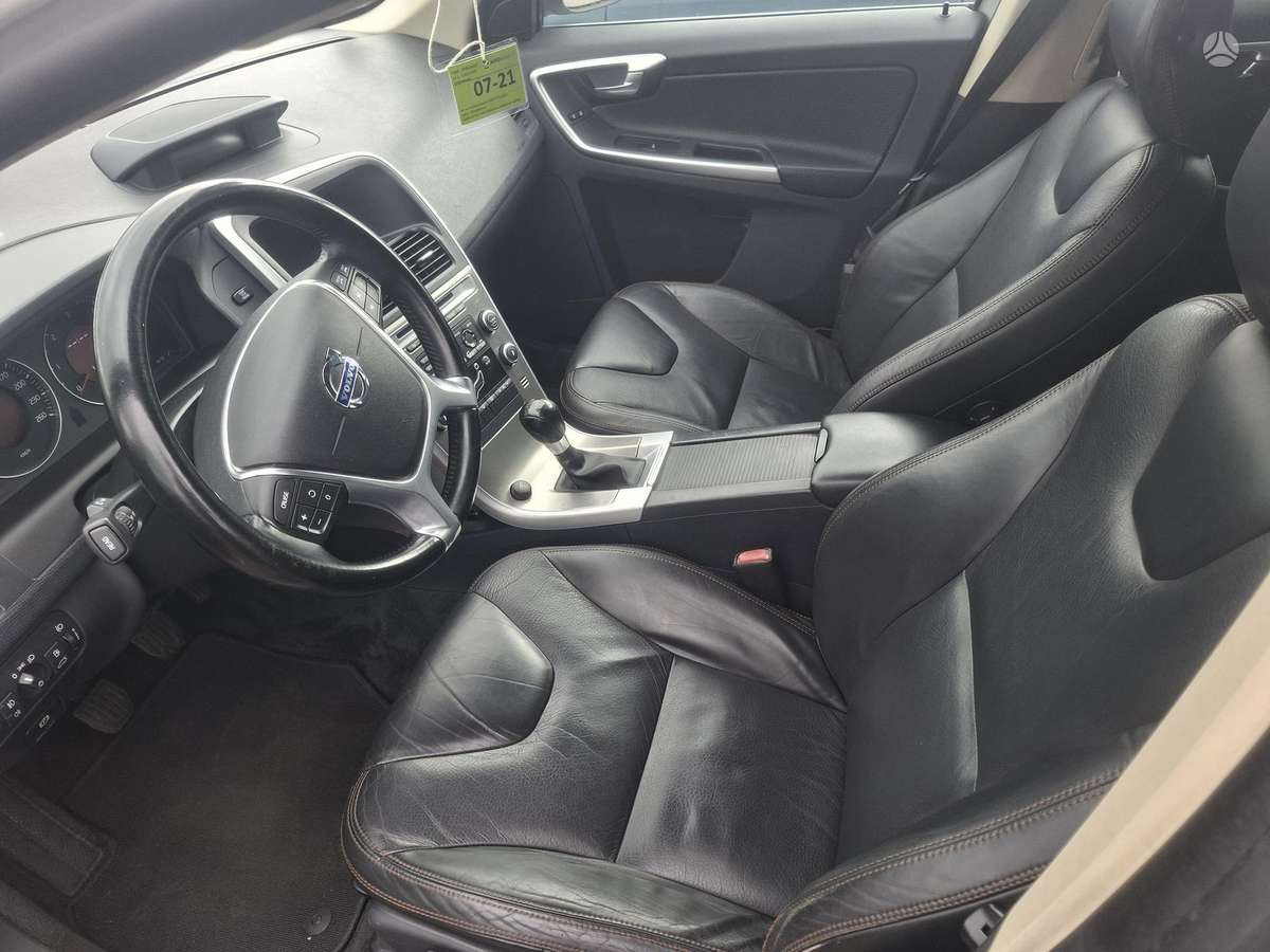 Volvo XC60 2009 — photo 6
