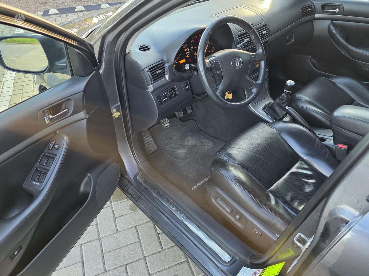 Toyota Avensis 2006 — photo 17