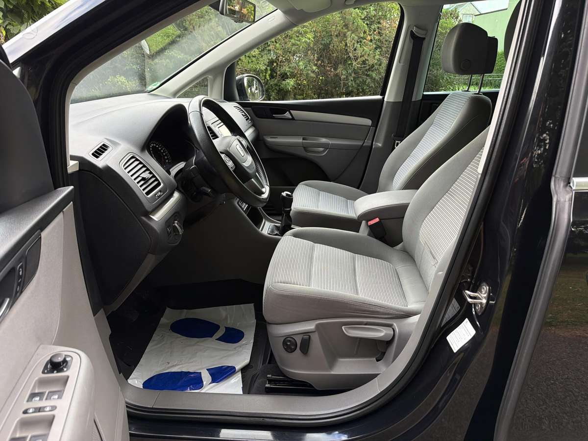 Seat Alhambra 2013 — photo 18