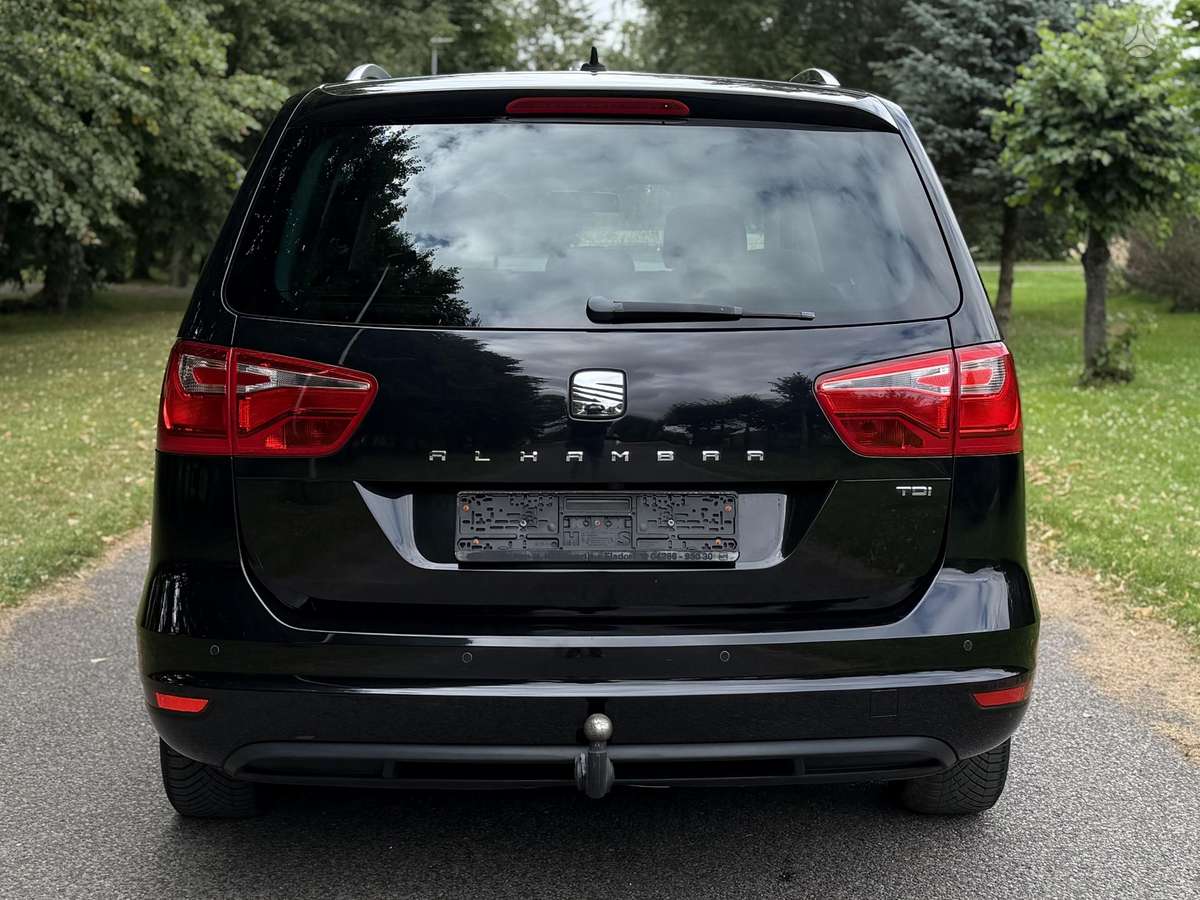 Seat Alhambra 2013 — photo 8