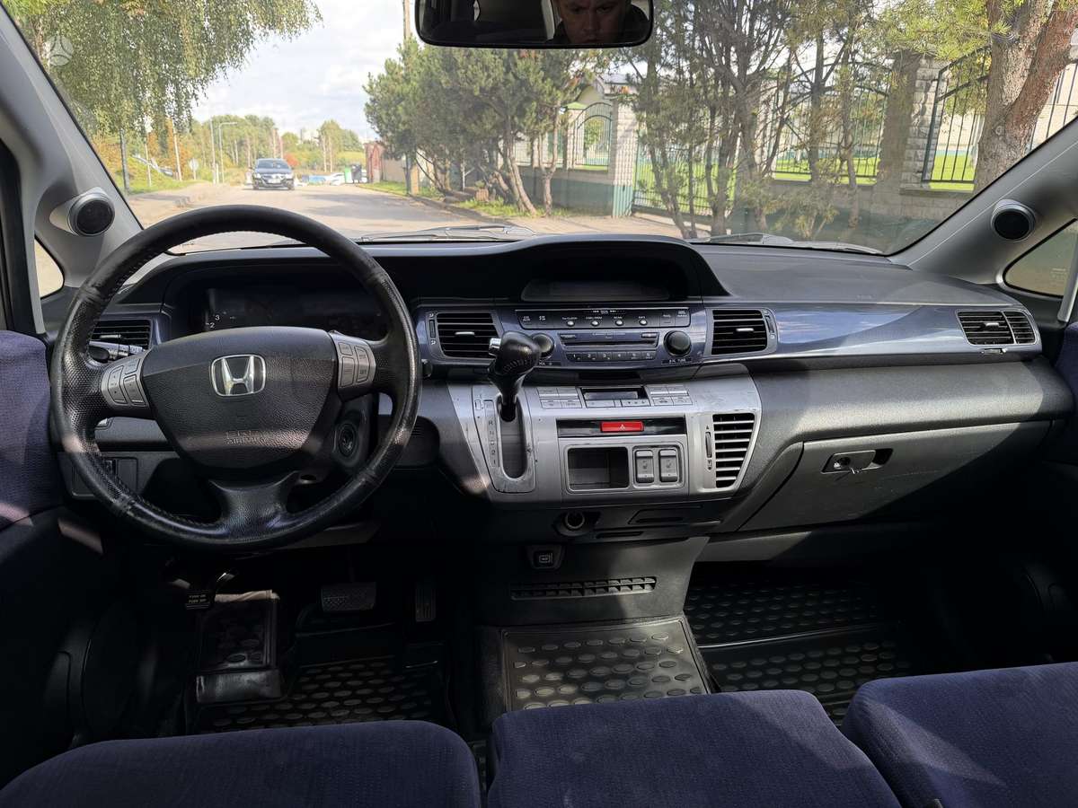 Honda FR-V 2007 — photo 18