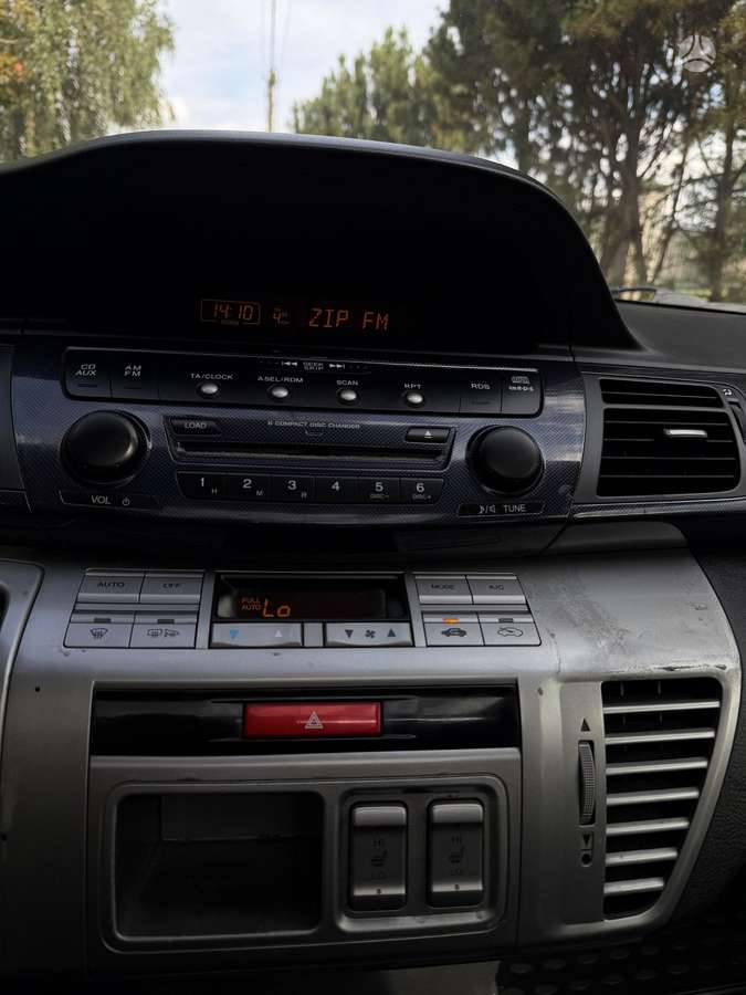 Honda FR-V 2007 — photo 24