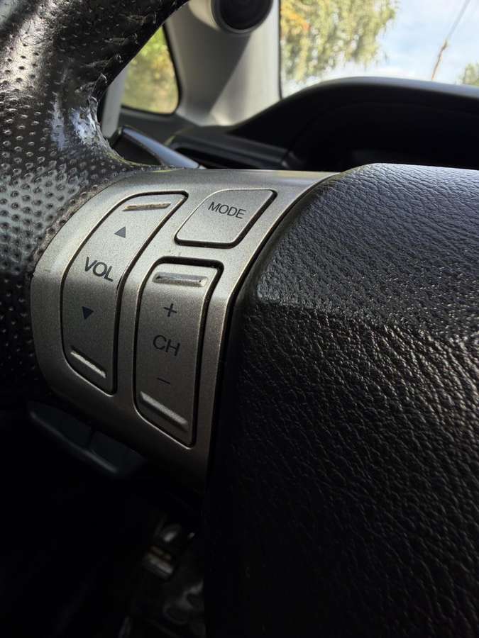 Honda FR-V 2007 — photo 27