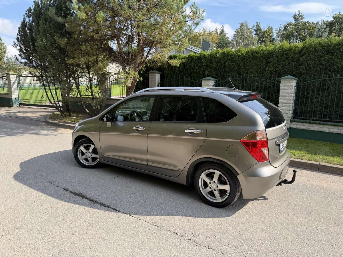 Honda FR-V 2007 — photo 7