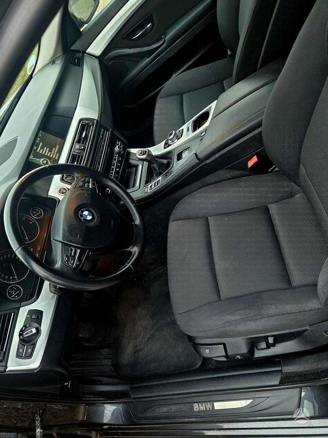 BMW 520 2012 — photo 8