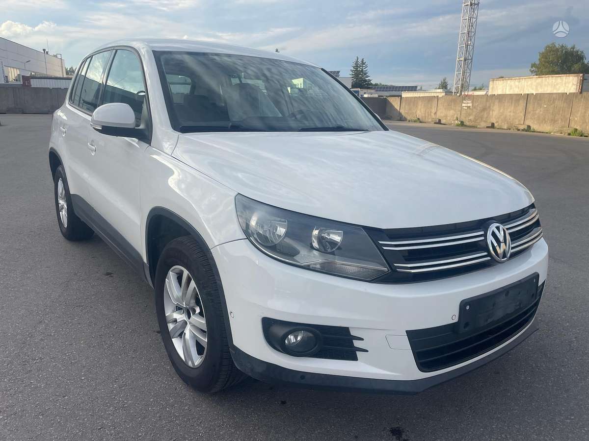 Volkswagen Tiguan 2012 — салон