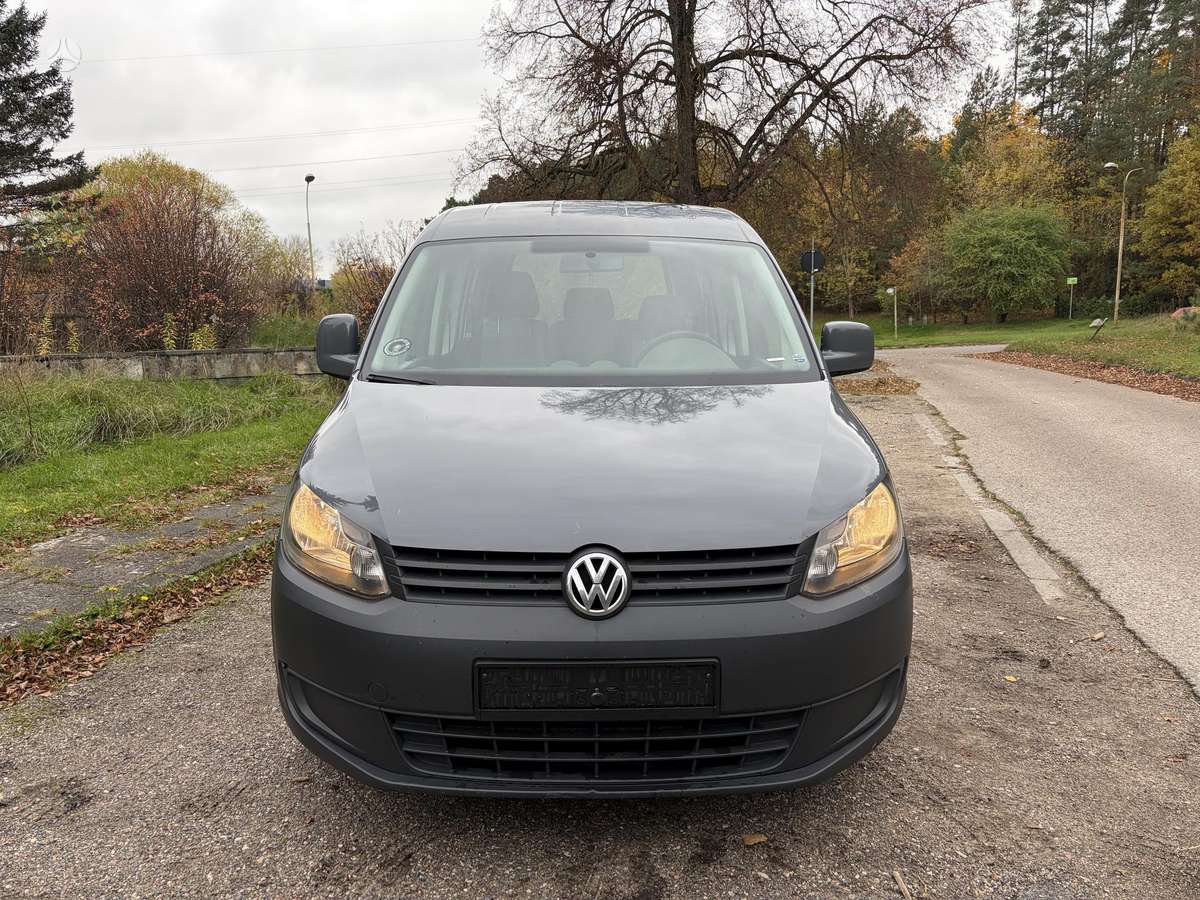 Volkswagen Caddy 2011 — вигляд ззаду