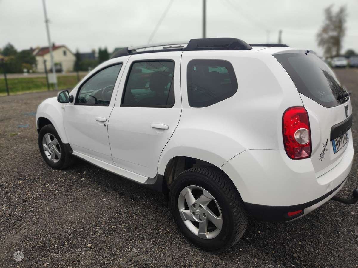 Dacia Duster 2011 — interior