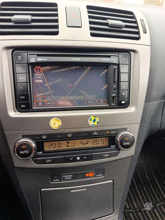Toyota Avensis 2010 — photo 14