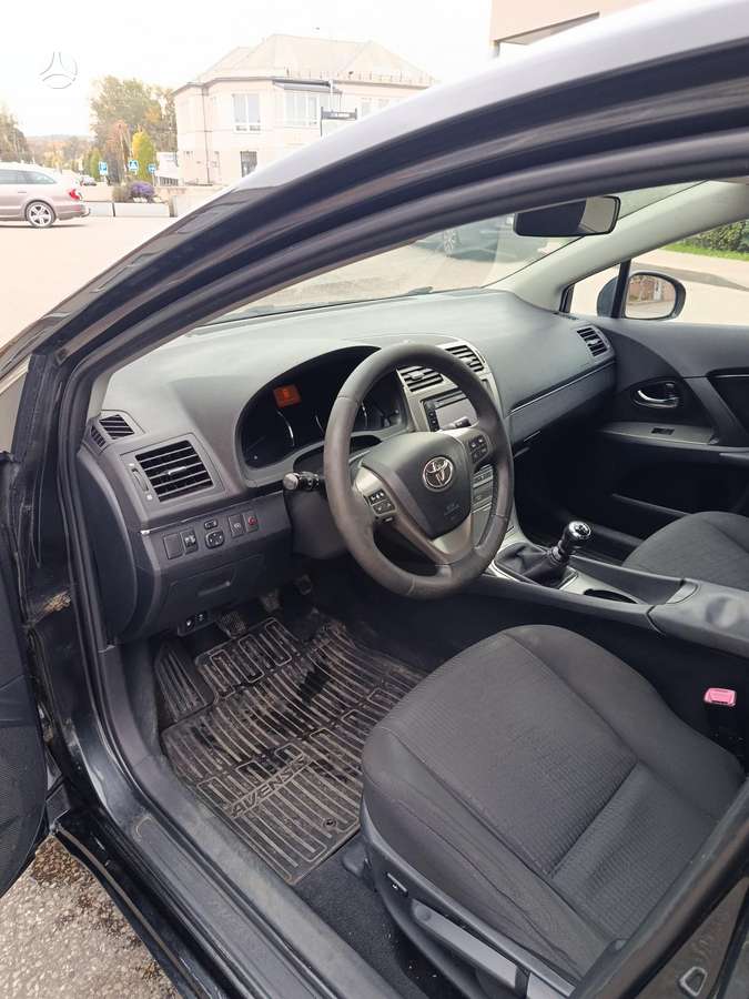 Toyota Avensis 2010 — photo 7