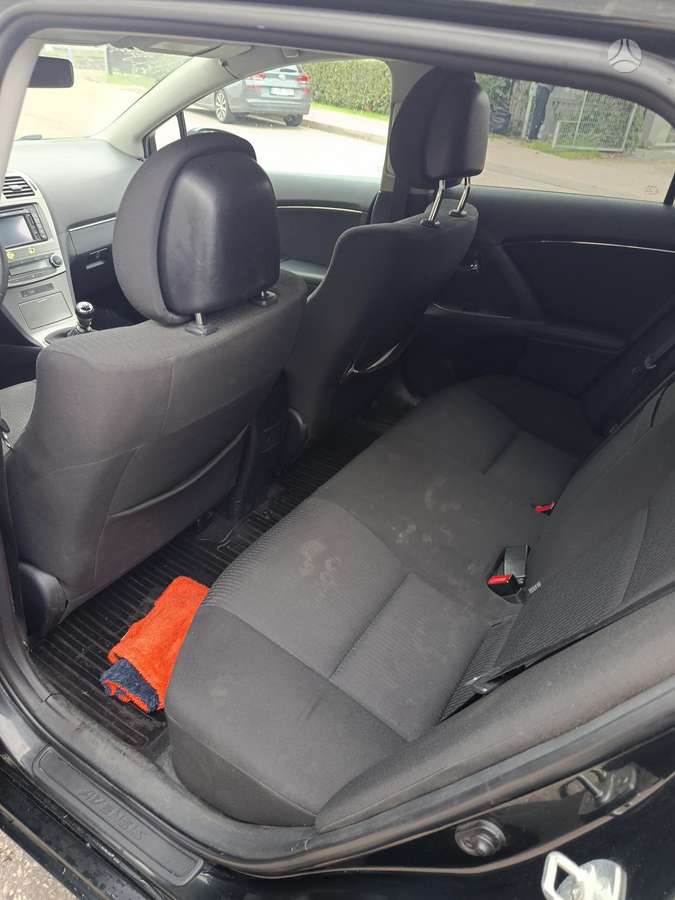 Toyota Avensis 2010 — photo 8