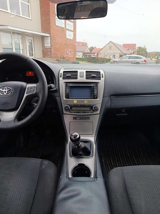 Toyota Avensis 2010 — photo 9